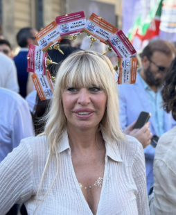 alessandra mussolini evento di forza italia a napoli