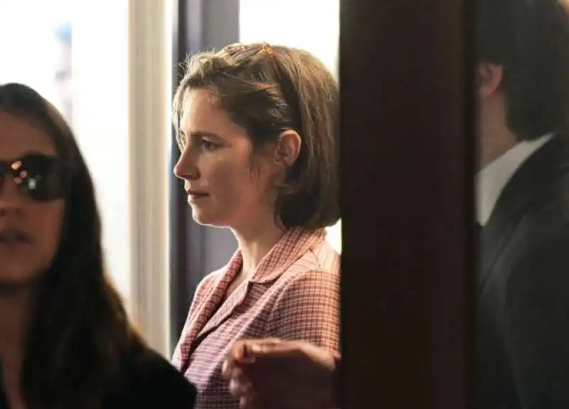 amanda knox in tribunale a firenze 1