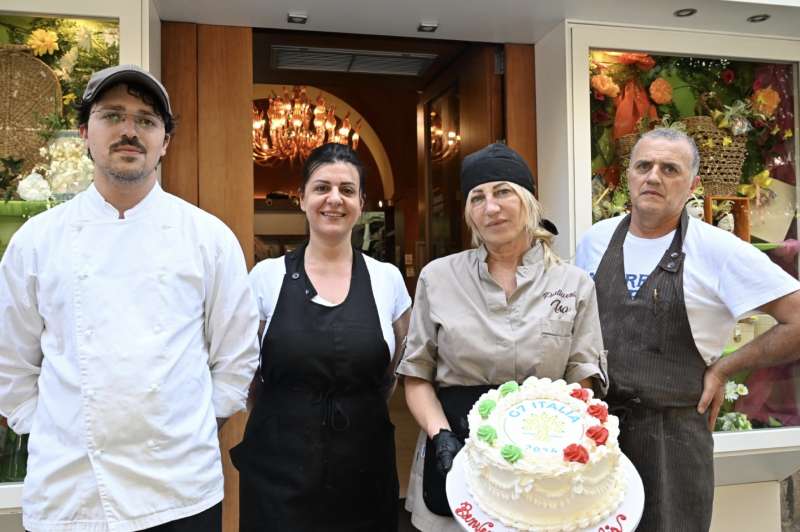 angelo arbore, elena lezzi, lucia arbore , cataldo arbore i pasticceri della torta del g7,