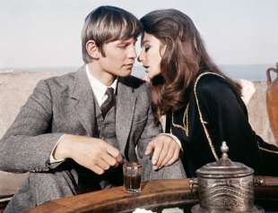 anouk aimee e michael york in rapporto a quattro