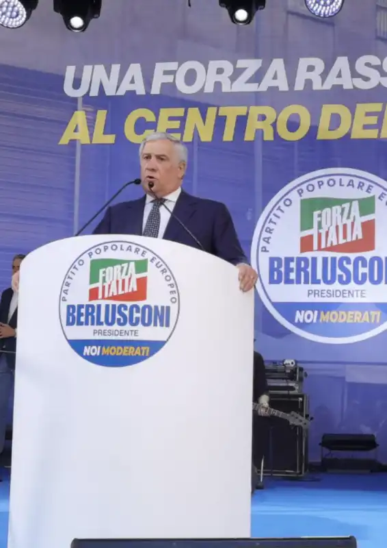 antonio tajani   evento di forza italia a napoli