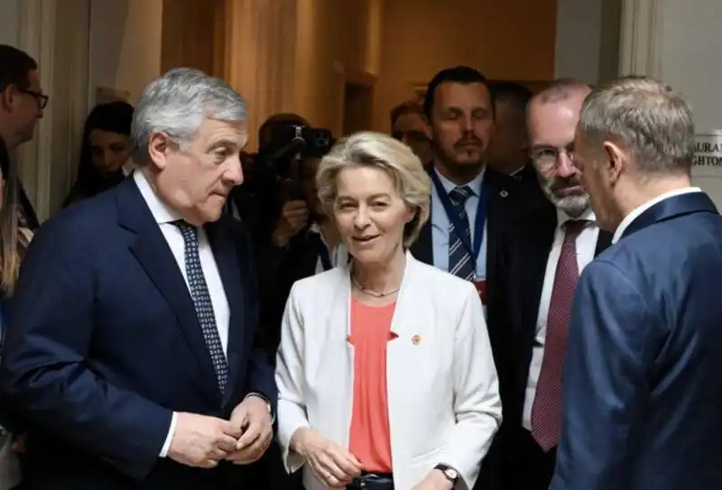 ANTONIO TAJANI - URSULA VON DER LEYEN - MANFRED WEBER - DONALD TUSK 