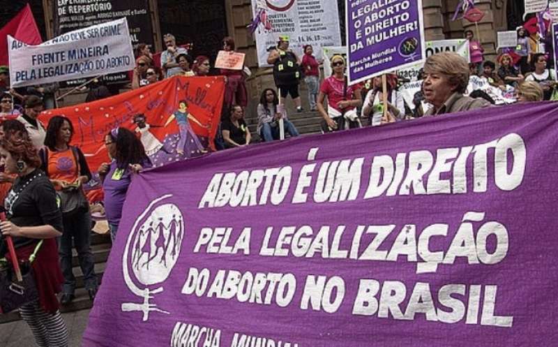 BRASILE - PROTESTE CONTRO LA LEGGE ANTI ABORTO