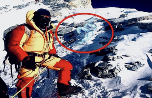 cadaveri sul monte everest 2