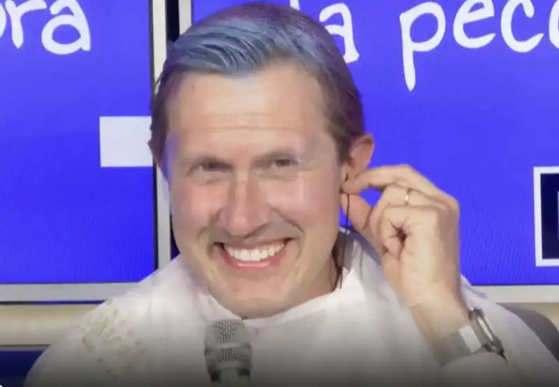 DARIO NARDELLA SI TINGE I CAPELLI