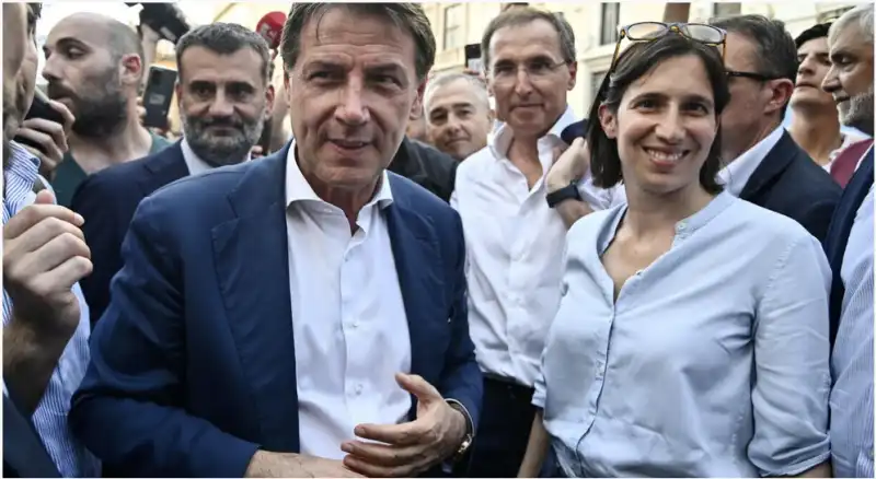 decaro conte boccia schlein manifestazione contro meloni piazza santi apostoli