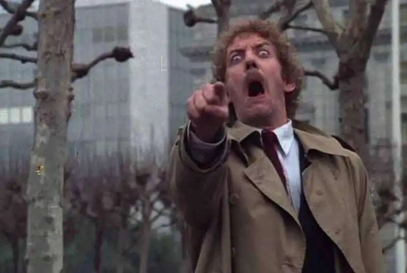 donald sutherland in terrore dallo spazio profondo