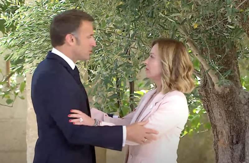 emmanuel macron giorgia meloni g7 borgo egnazia