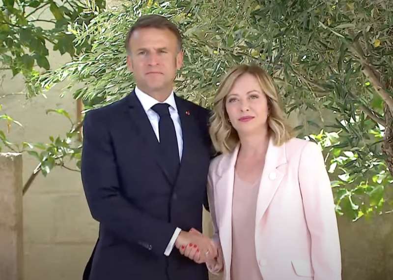 emmanuel macron giorgia meloni g7 borgo egnazia