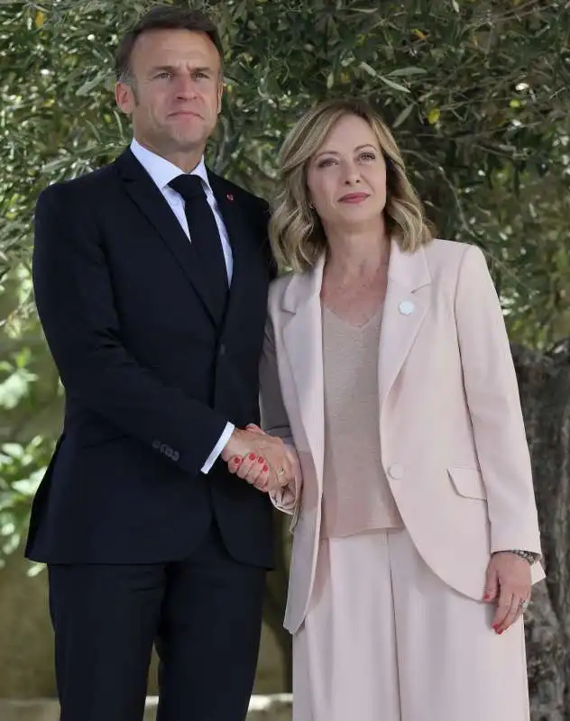 emmanuel macron   giorgia meloni   g7 borgo egnazia 