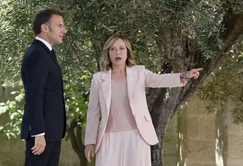   emmanuel macron   giorgia meloni   g7 borgo egnazia 