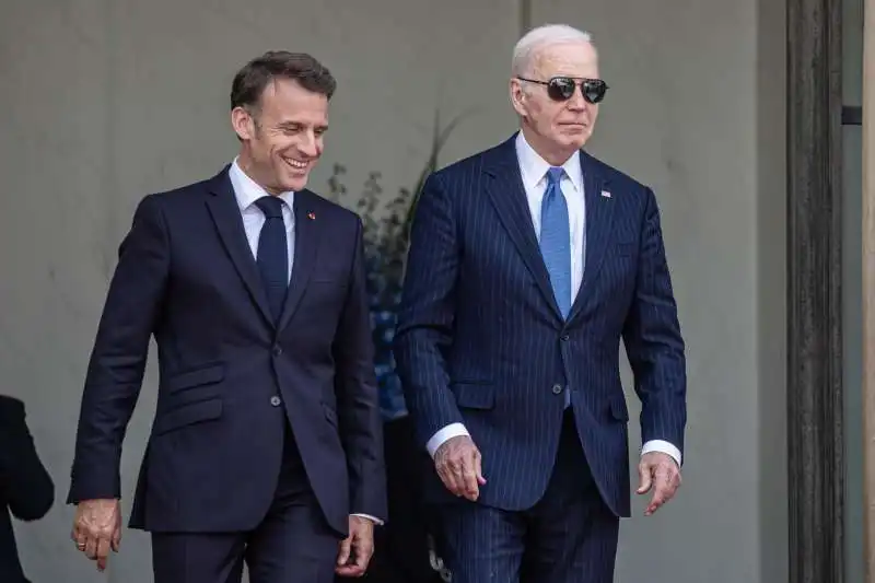 emmanuel macron   joe biden