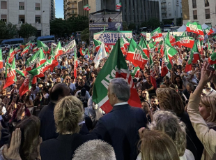 evento di forza italia a napoli 1