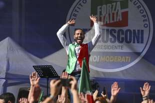 evento di forza italia a napoli