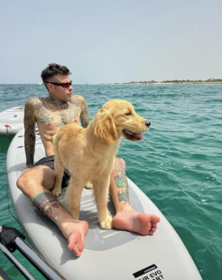 fedez in puglia con garance authie 3