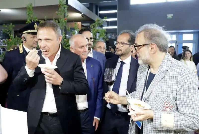 FRANCESCO LOLLOBRIGIDA - MASSIMO BOTTURA AL G7 DI BORGO EGNAZIA 