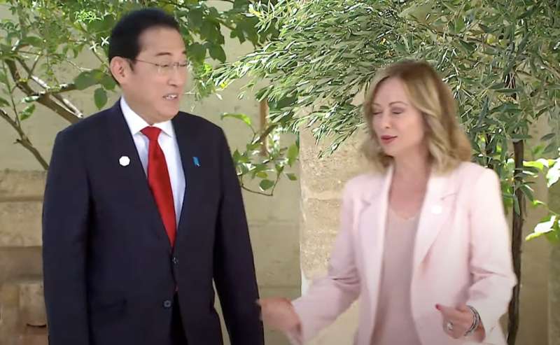 fumio kishida giorgia meloni g7 borgo egnazia