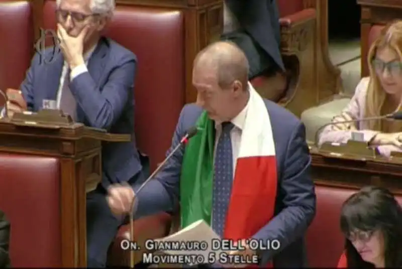 GIANMAURO DELLOLIO DEL M5S - PROTESTA CONTRO IL DDL AUTONOMIA