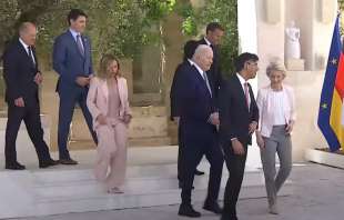 giorgia meloni ignorata dagli altri leader del g7