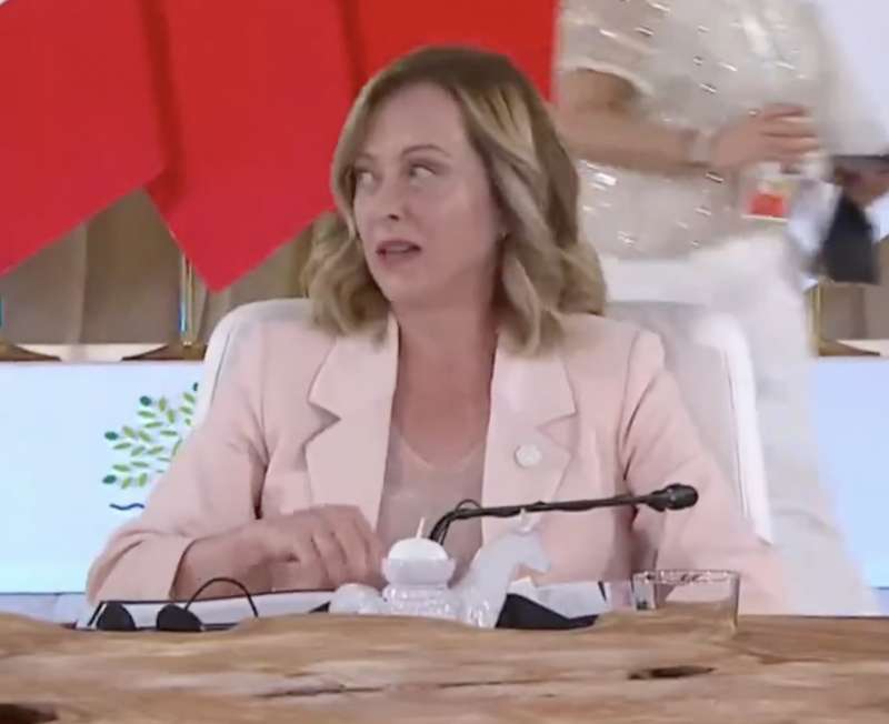 giorgia meloni inaugura il g7 a borgo egnazia 10