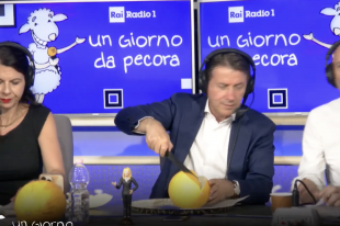 giuseppe conte mangia un melone 4