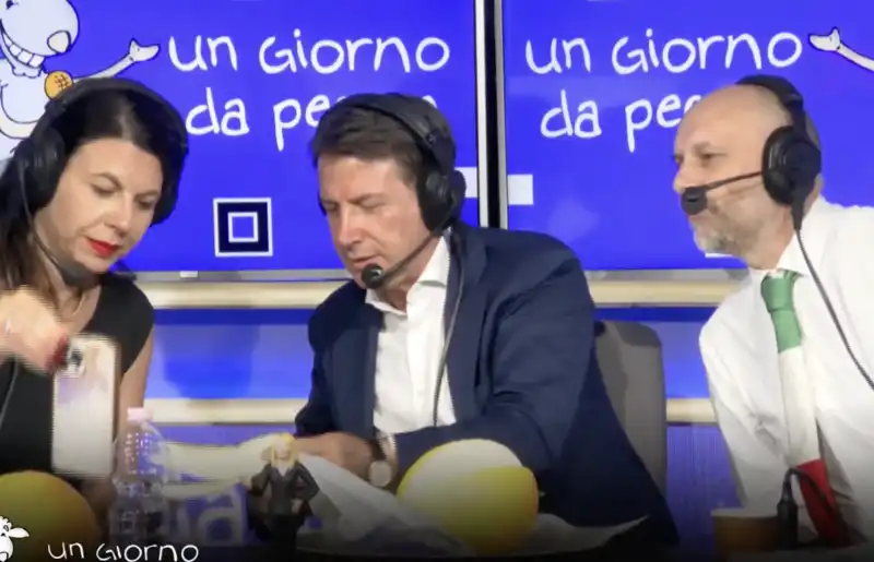 giuseppe conte mangia un melone   5