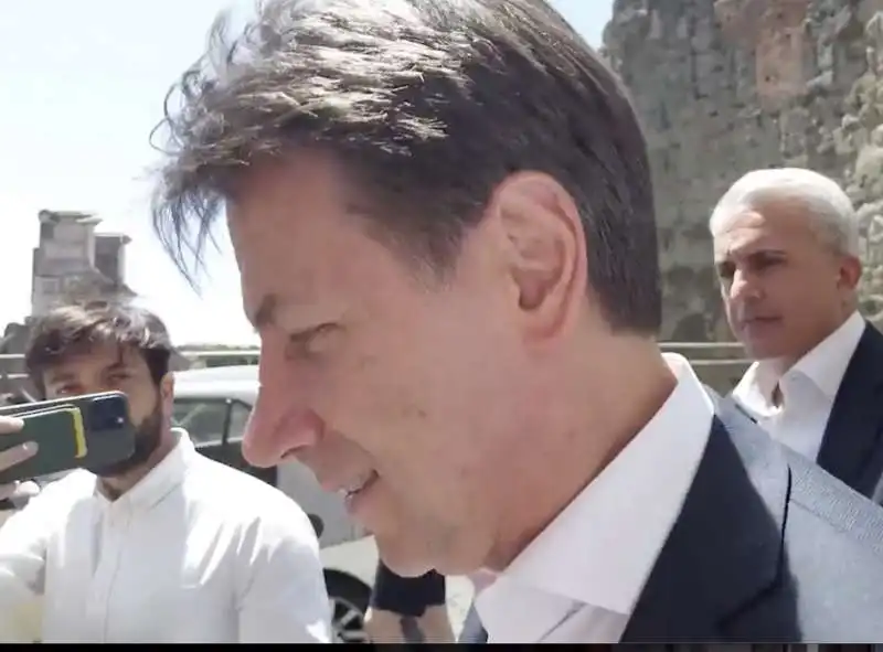 GIUSEPPE CONTE   PRIMA DELL INCONTRO CON BEPPE GRILLO ALL HOTEL FORUM 