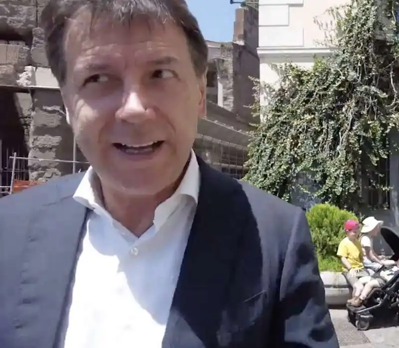 GIUSEPPE CONTE   PRIMA DELL INCONTRO CON BEPPE GRILLO ALL HOTEL FORUM 