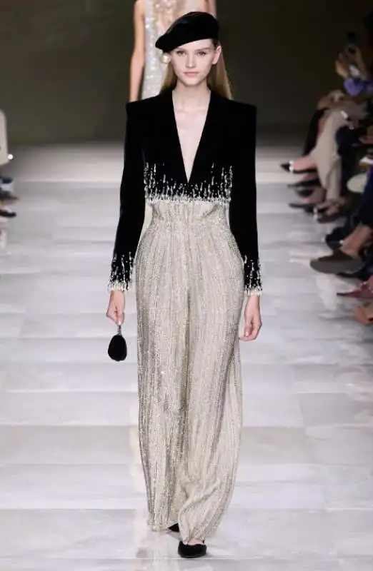 haute couture di armani prive autunno inverno 2024 2025 12