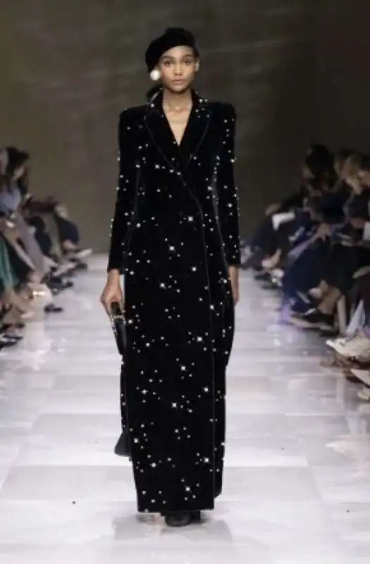 haute couture di armani prive autunno inverno 2024 2025 19