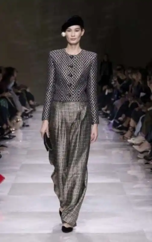 haute couture di armani prive autunno inverno 2024 2025 6