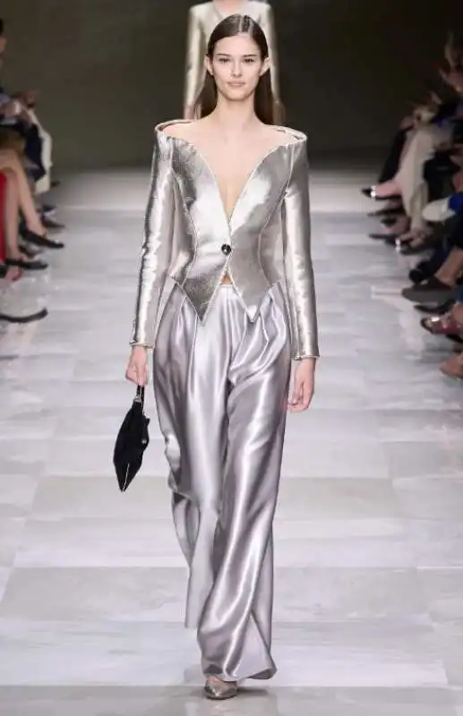 haute couture di armani prive autunno inverno 2024 2025 9