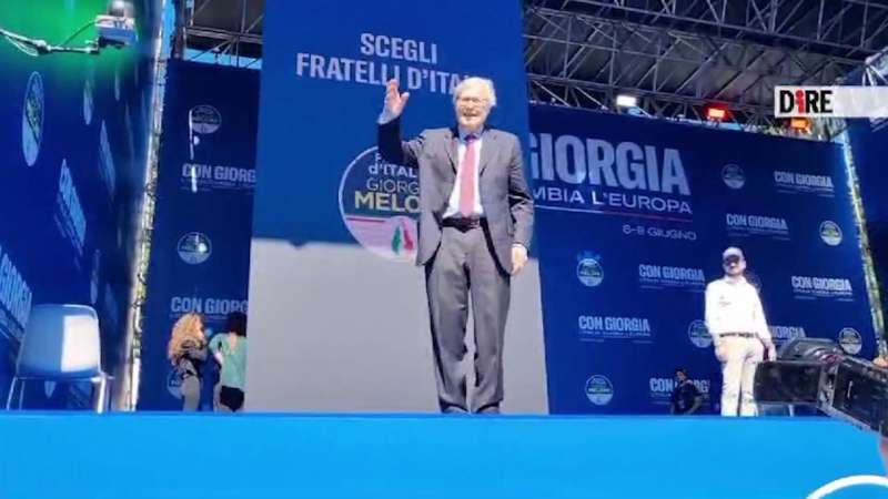 il tour elettorale di vittorio sgarbi 3