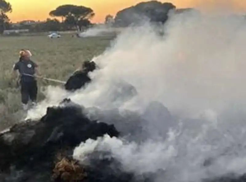 incendio a rocca cencia, roma   1