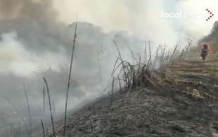 incendio in un campo rom alla magliana roma 2