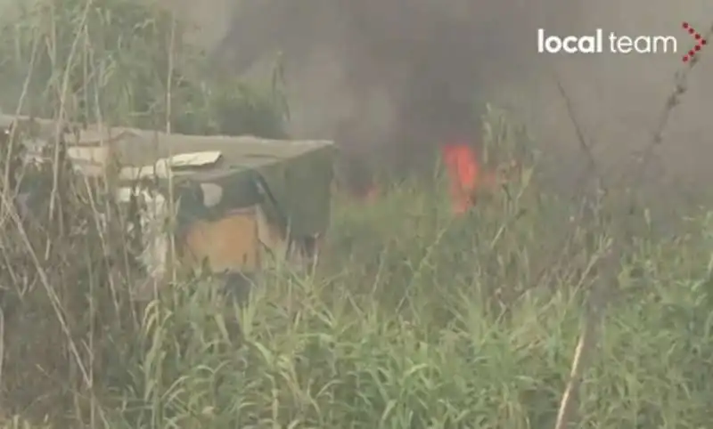 incendio in un campo rom alla magliana   roma   3