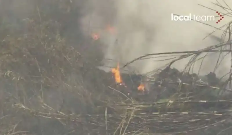 incendio in un campo rom alla magliana   roma   4