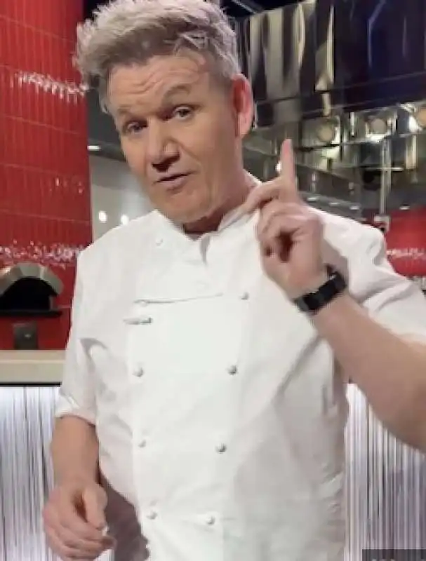 incidente in bici per gordon ramsay 3