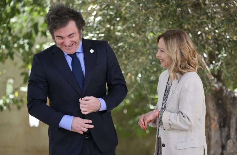 javier milei giorgia meloni g7 borgo egnazia