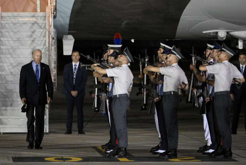 joe biden arriva in puglia.