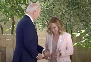 joe biden giorgia meloni g7 borgo egnazia