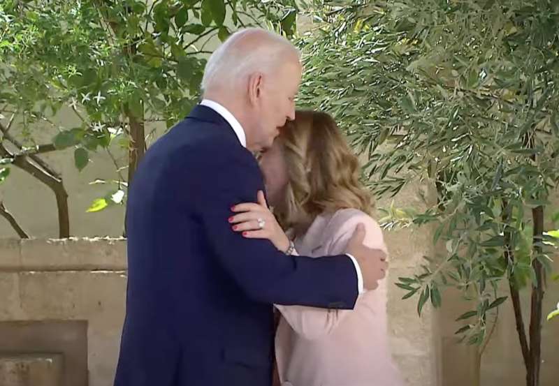 joe biden giorgia meloni g7 borgo egnazia