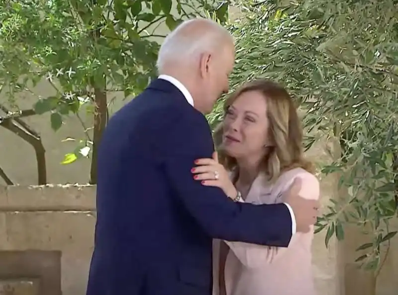 joe biden   giorgia  meloni      g7 borgo egnazia   