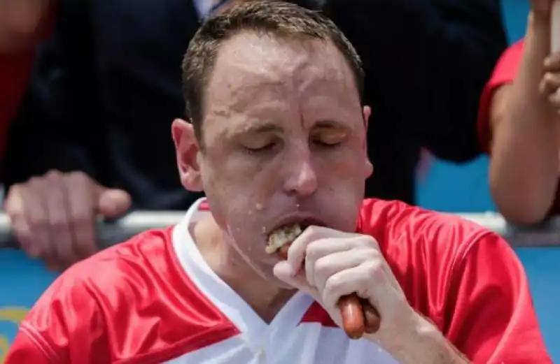 JOEY CHESTNUT  