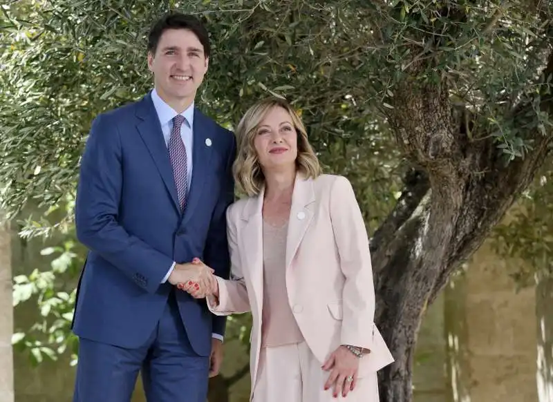 justin trudeau   giorgia meloni.        g7 borgo egnazia 