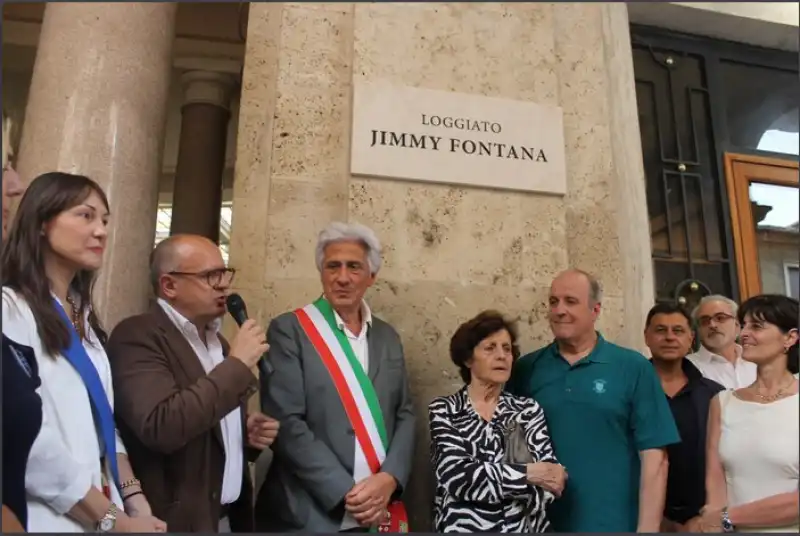 l'omaggio di macerata a jimmy fontana