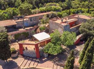 la casa di raffaella carra in vendita in toscana 13