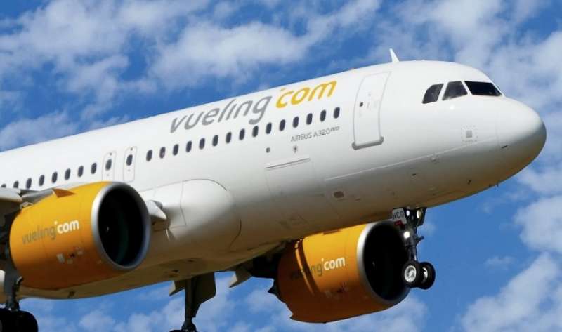 la compagnia vueling 5