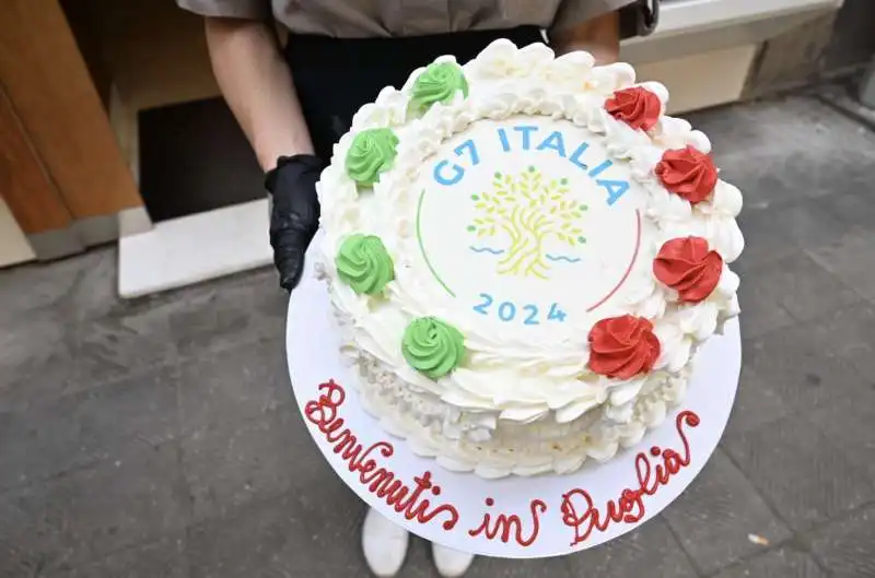 la torta per il g7 