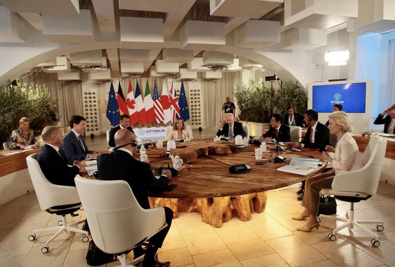 leader del g7 al tavolo borgo egnazia